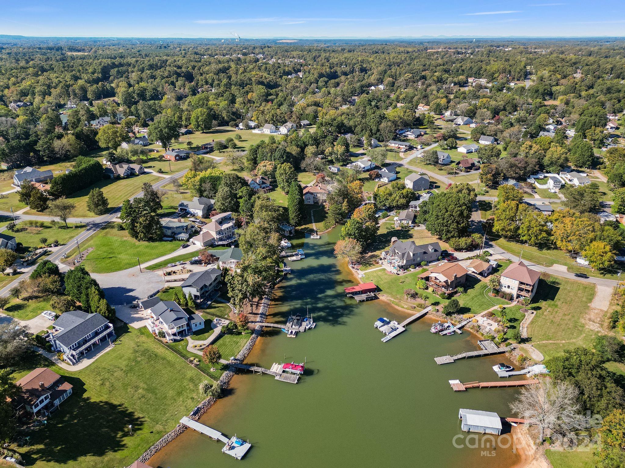 309 Commodore Loop
