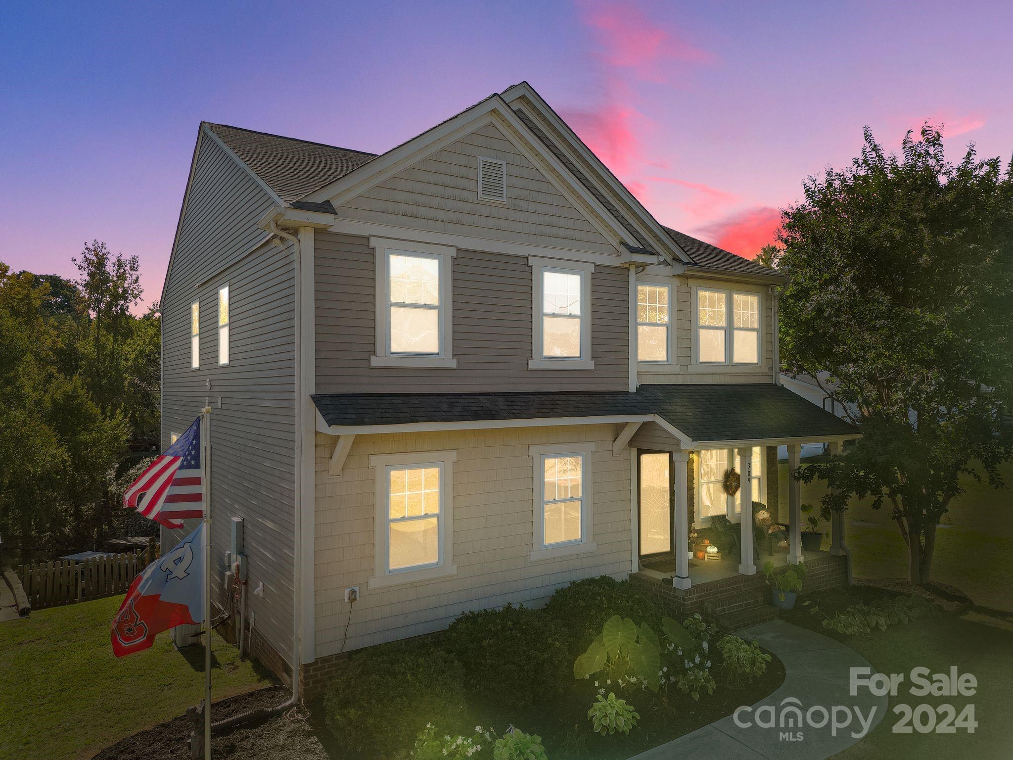 309 Commodore Loop