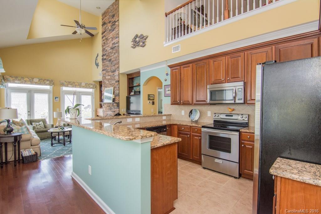 Lake Shore On Lake Wylie - Residential