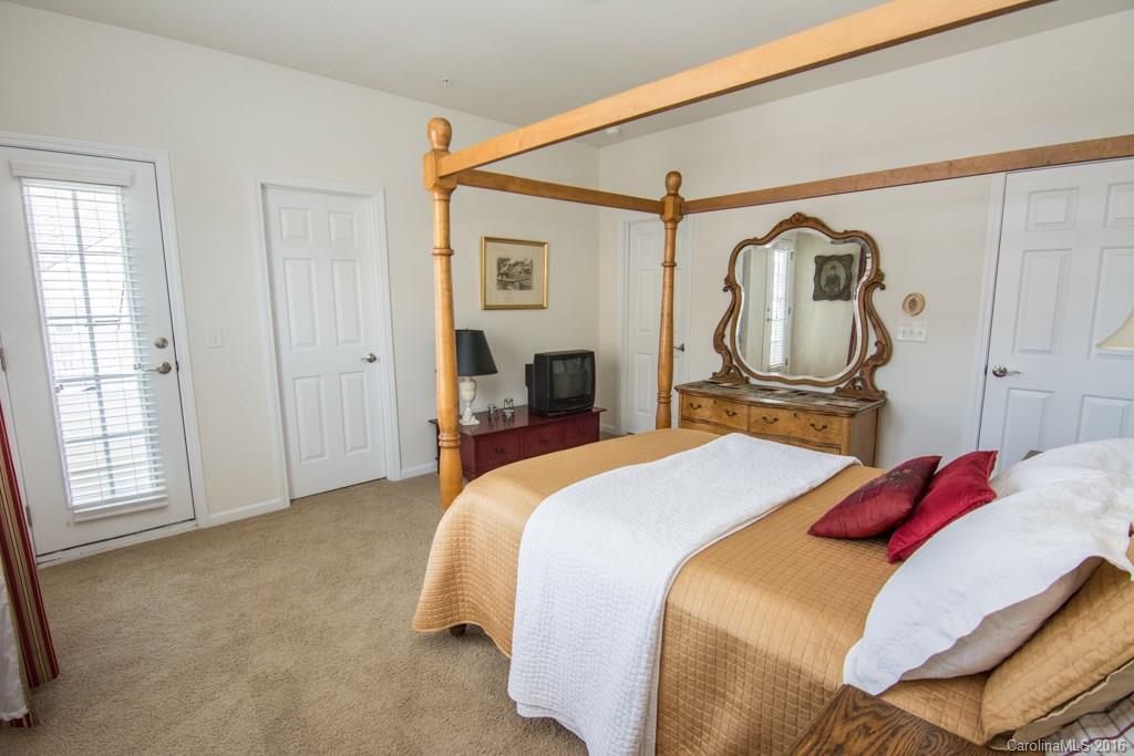 Lake Shore On Lake Wylie - Residential