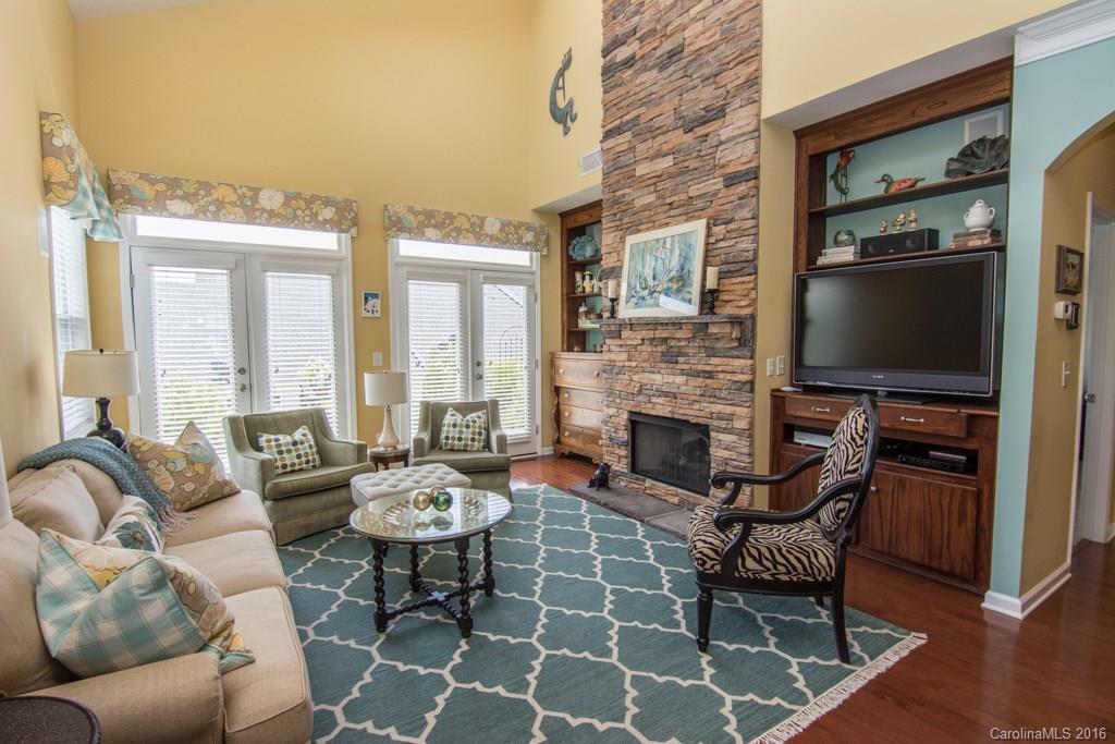 Lake Shore On Lake Wylie - Residential