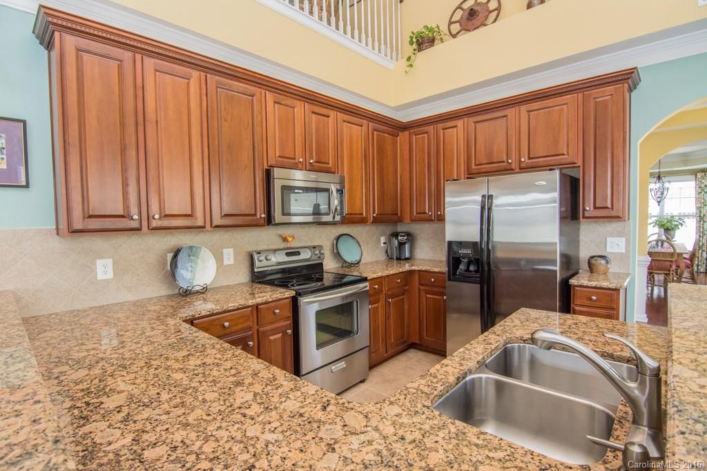 Lake Shore On Lake Wylie - Residential