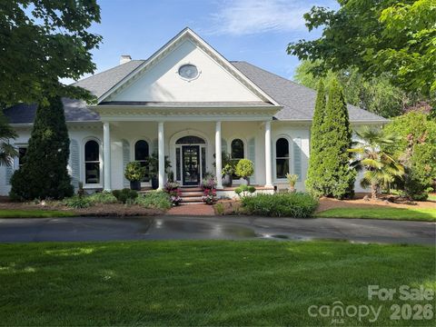 Photo of 3747 Moorland Drive, Charlotte, NC 28226 (MLS # 4373745)