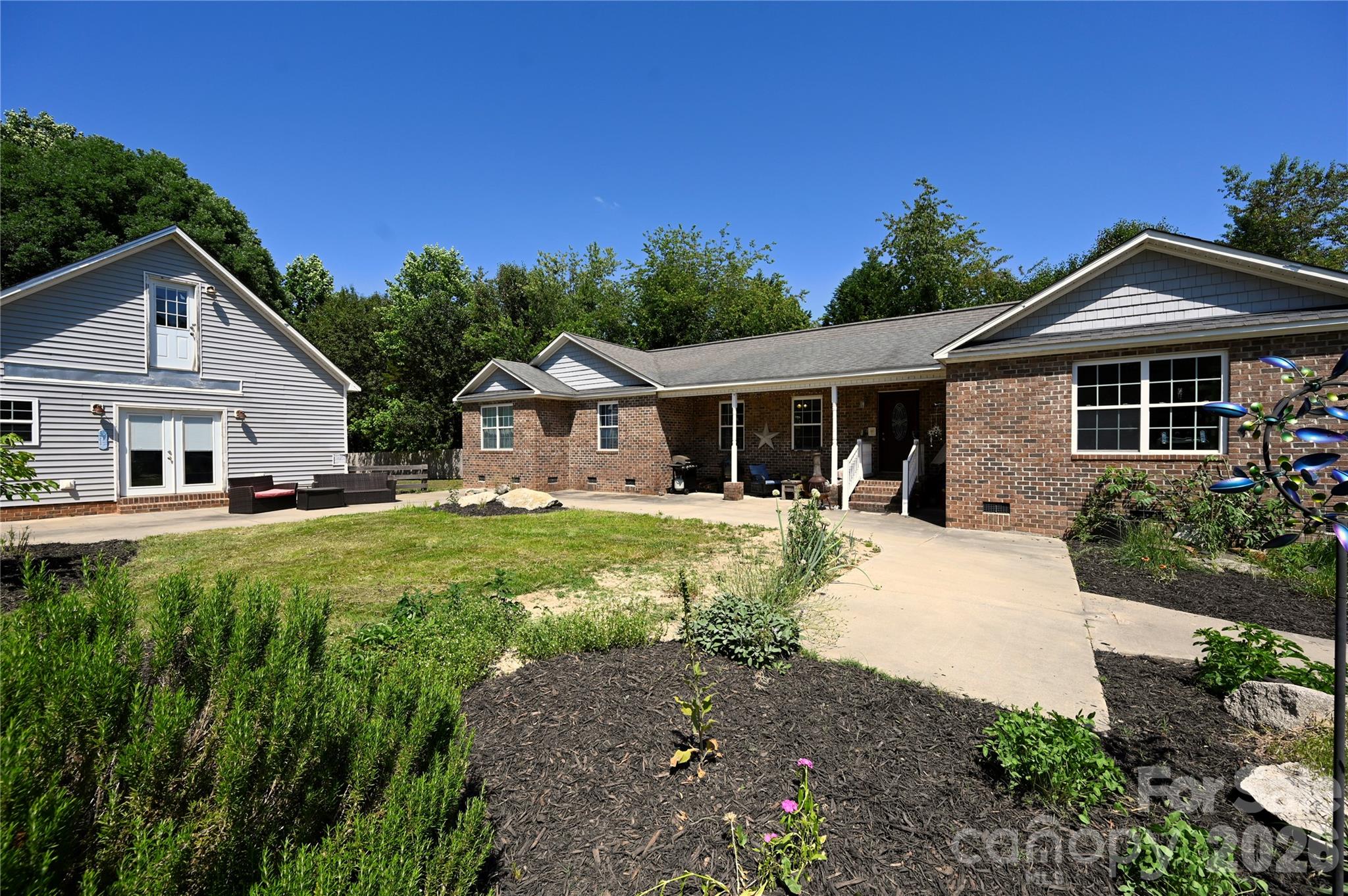 Joannas Lake - Residential