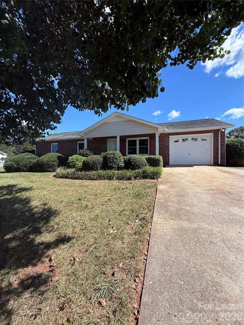 Photo of 869 Crystal Springs Drive, Lincolnton, NC 28092 (MLS # 4412453)