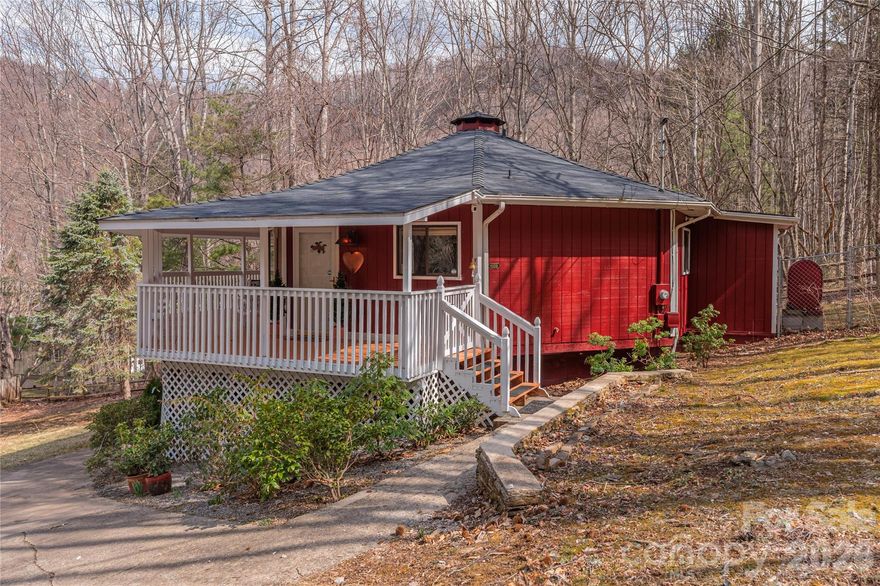 * A Tiny Home with maximum space
* City Sewer
* Not located in Flood Zone
* Approx. 877 sq.ft. with no wasted hallways
* 2 generously sized bedrooms (Approx. 12x12 and approx. 10x12)
* Recently upgraded kitchen with granite countertops and electric appliances 
* Recently added master bath 
* Freshly painted inside and out with sturdy season flex paint 
* Brand new roof in 2026 built to Florida specs
* All carpets freshly cleaned 
* Recently added washer/dryer set able to take full loads
* Clever storage/closet space 
* Un-attached Wood shop/workshop 
* Two RV hookups with sewer access 
* Ability to generate additional passive income 
* Located very close to amenities, such as grocery store (approx. 2 miles) 
* Blue ridge Parkway (approximately 6 miles)