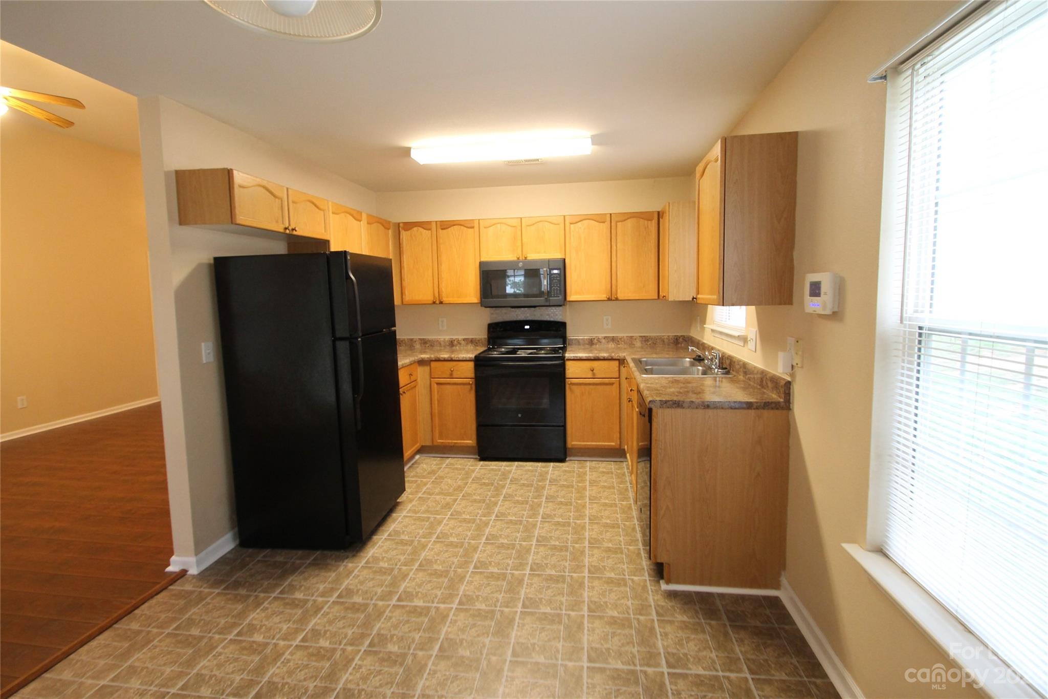 Longview Oaks - Residential Lease