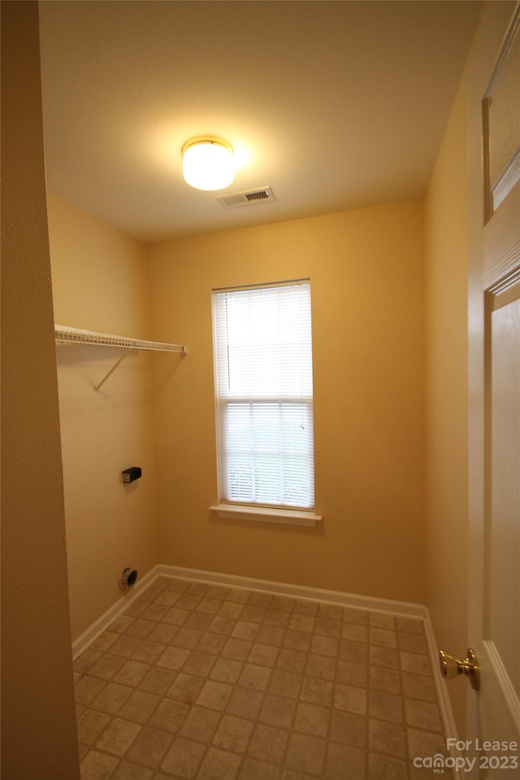 Longview Oaks - Residential Lease