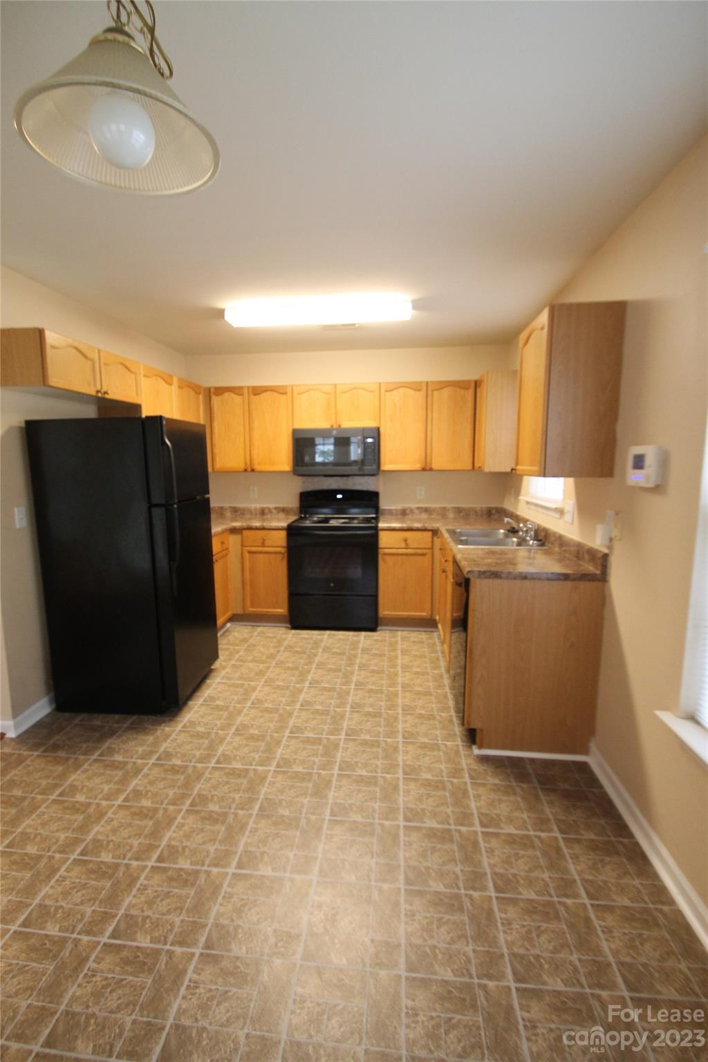 Longview Oaks - Residential Lease