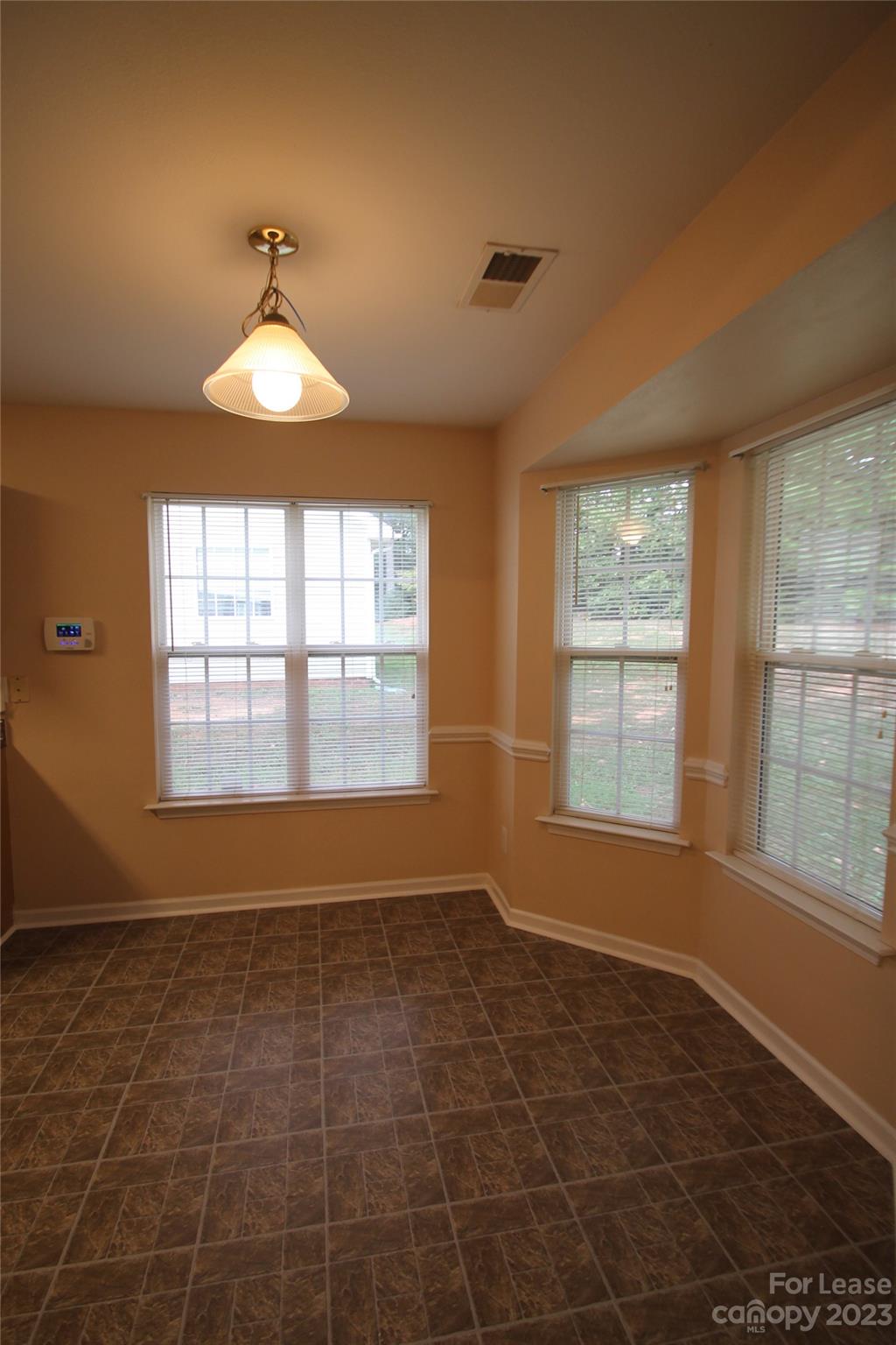 Longview Oaks - Residential Lease