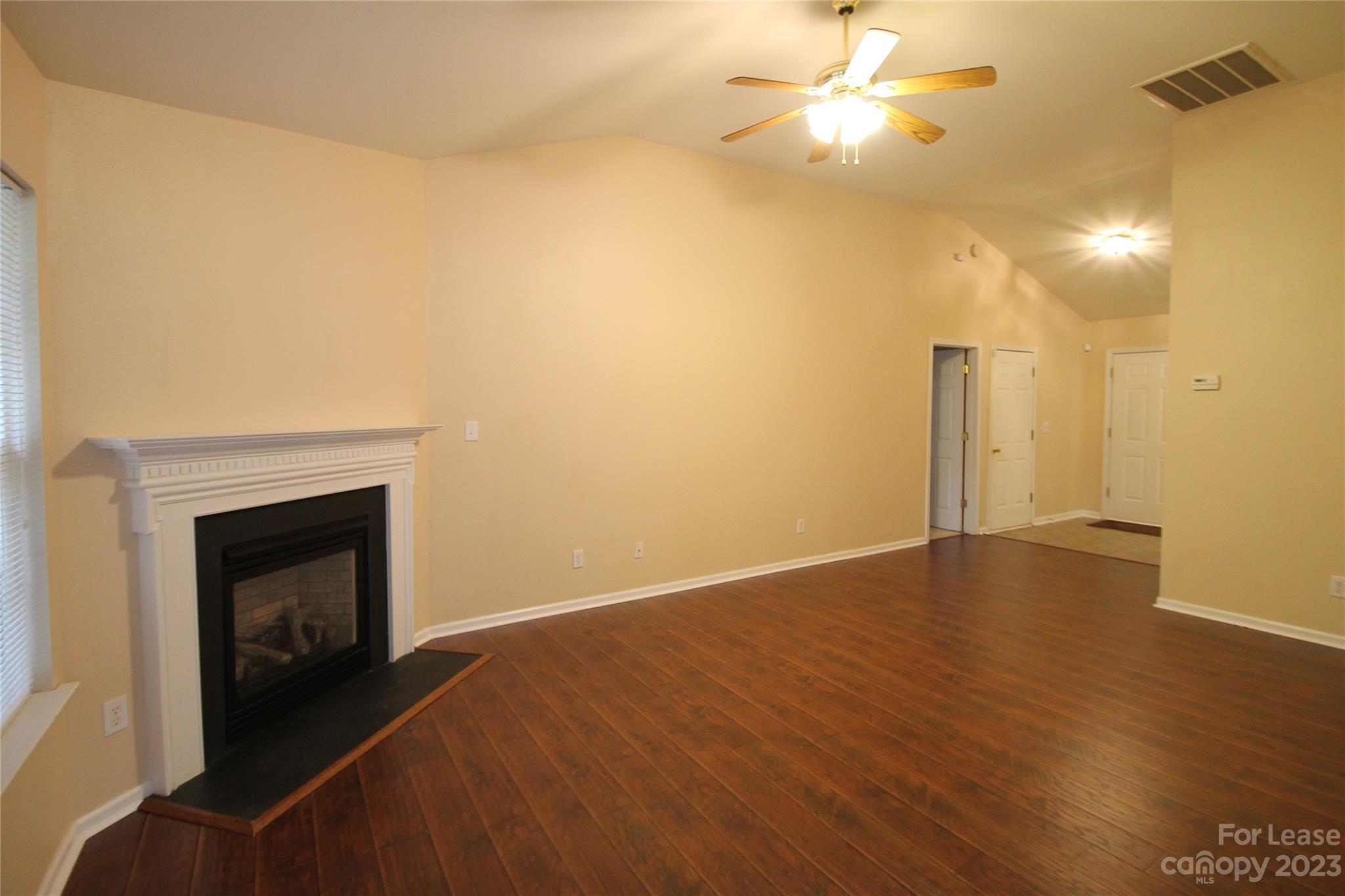 Longview Oaks - Residential Lease