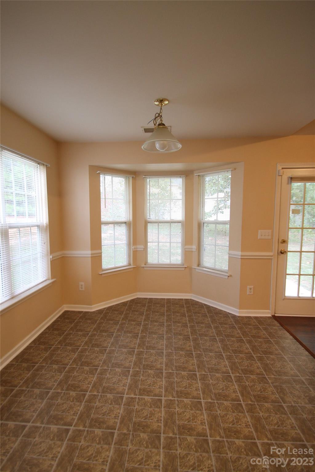 Longview Oaks - Residential Lease