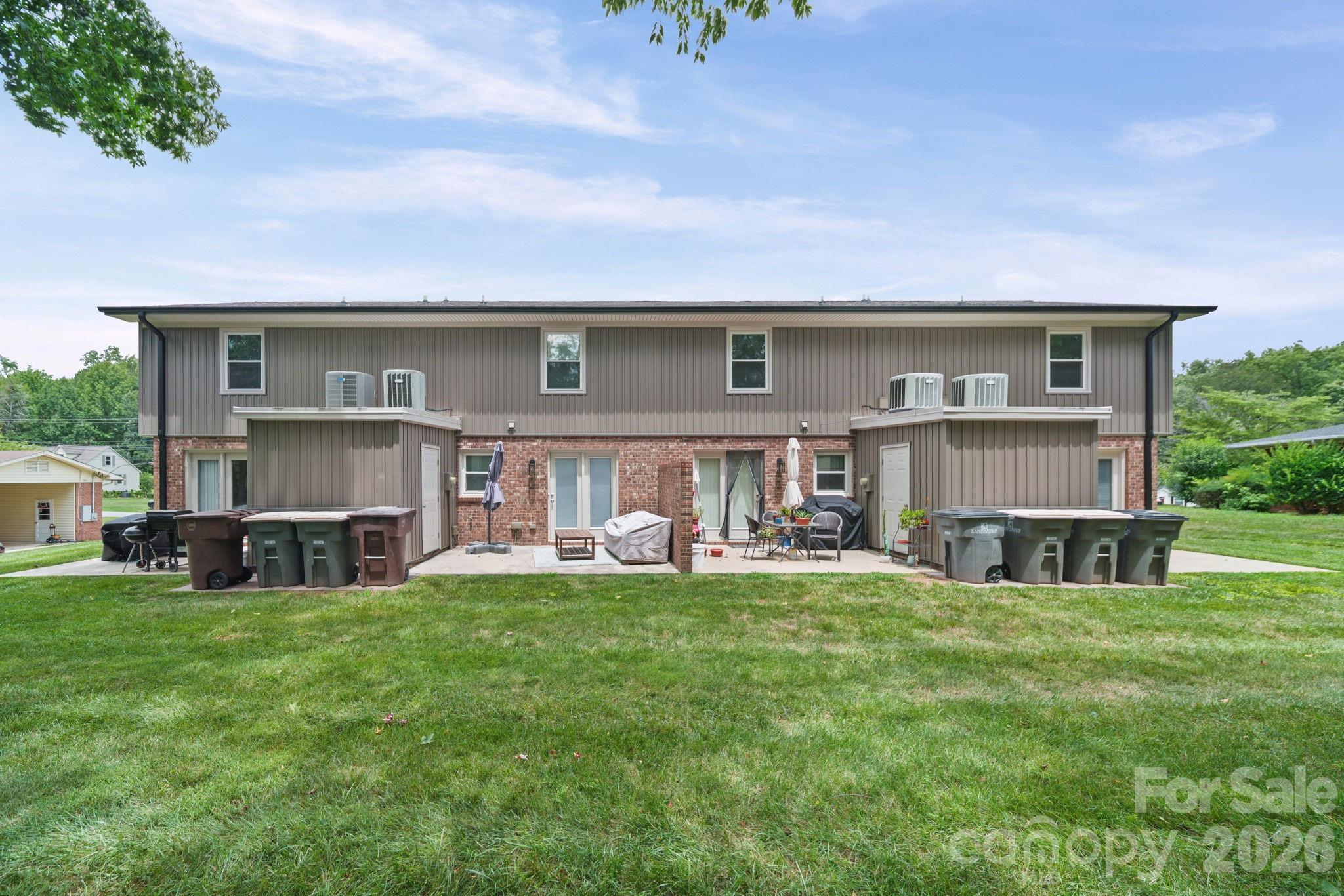 406 E 18th Street