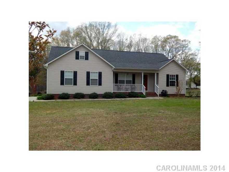 Immaculate 3br, 2ba ranch style home on fenced 1AC lot OUTSIDE city limits. Features include, vaulted ceilings, open floor plan, fireplace, master w/dual sink, all kitchen appliances to remain,  large laundry room, side load 2 car garage, front porch, no HOA and minutes to shopping, dining and I-77/Charlotte.  Home located in an area that qualifies for 100% financing. Call today for more details.