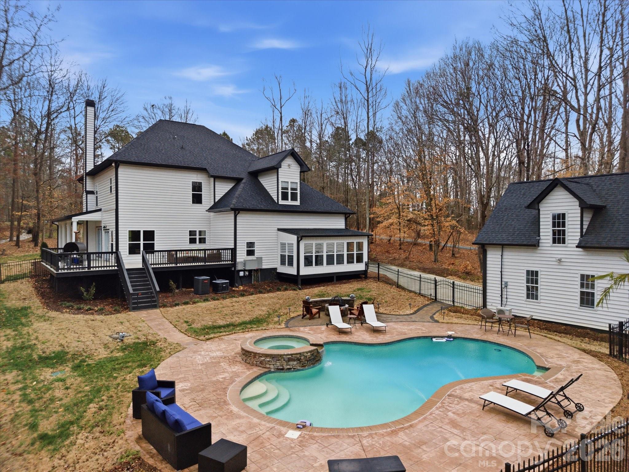 6822 Loblolly Circle