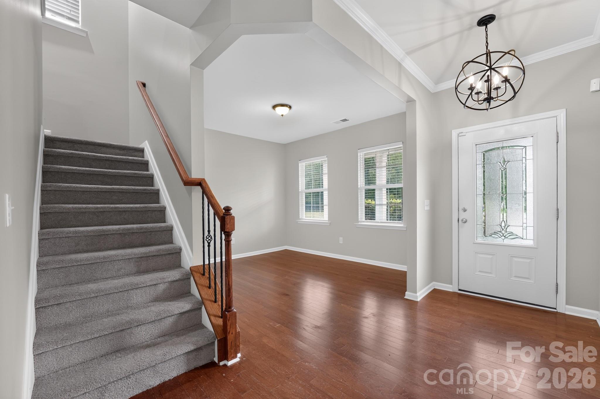 8224 Kelburn Lane