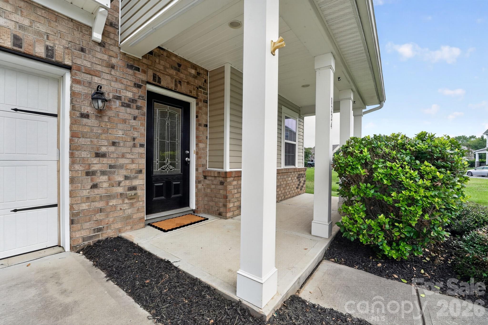 8224 Kelburn Lane