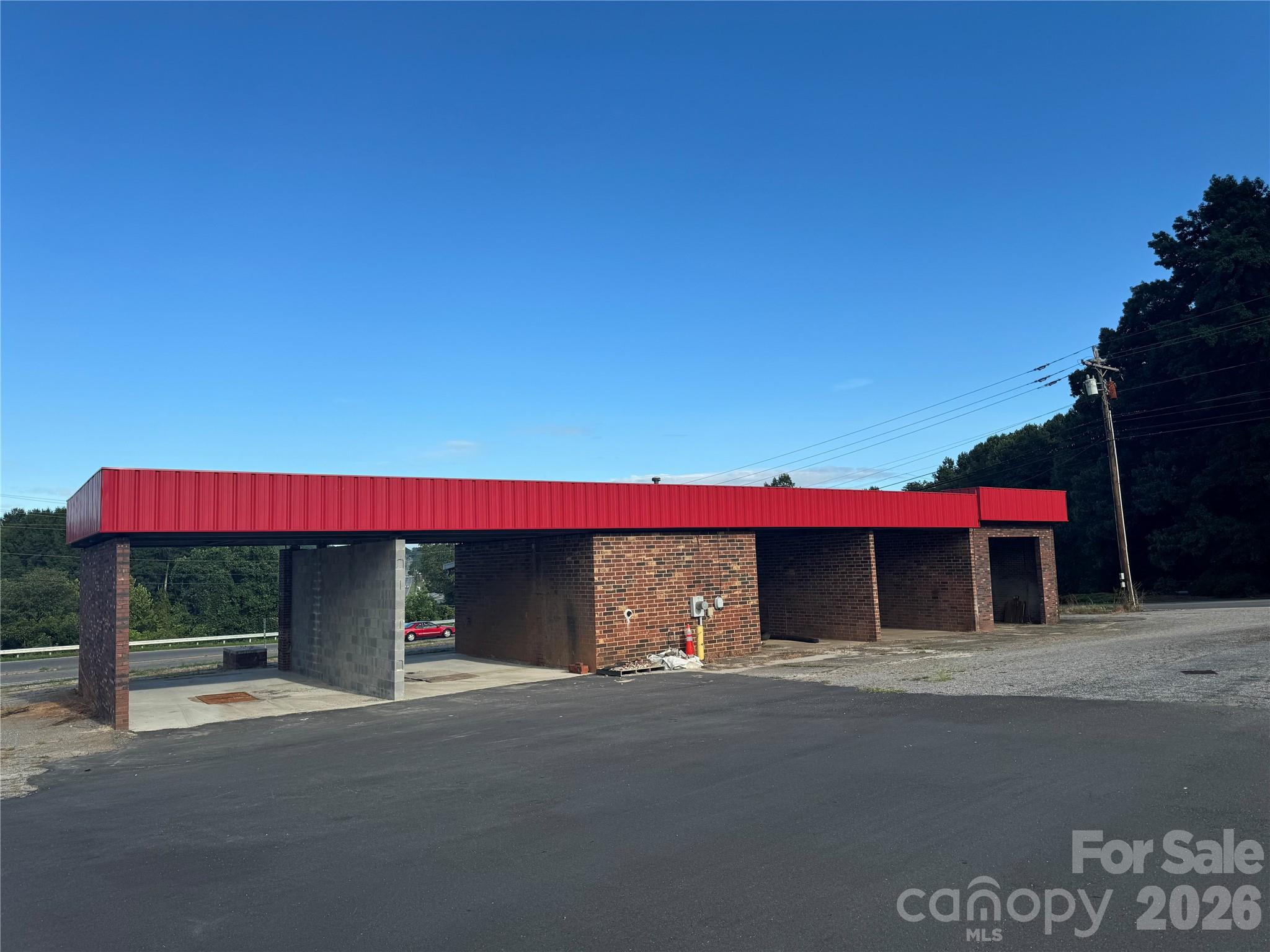 Photo 1 of 7 — 324 Sanford Drive, Morganton, NC 28655