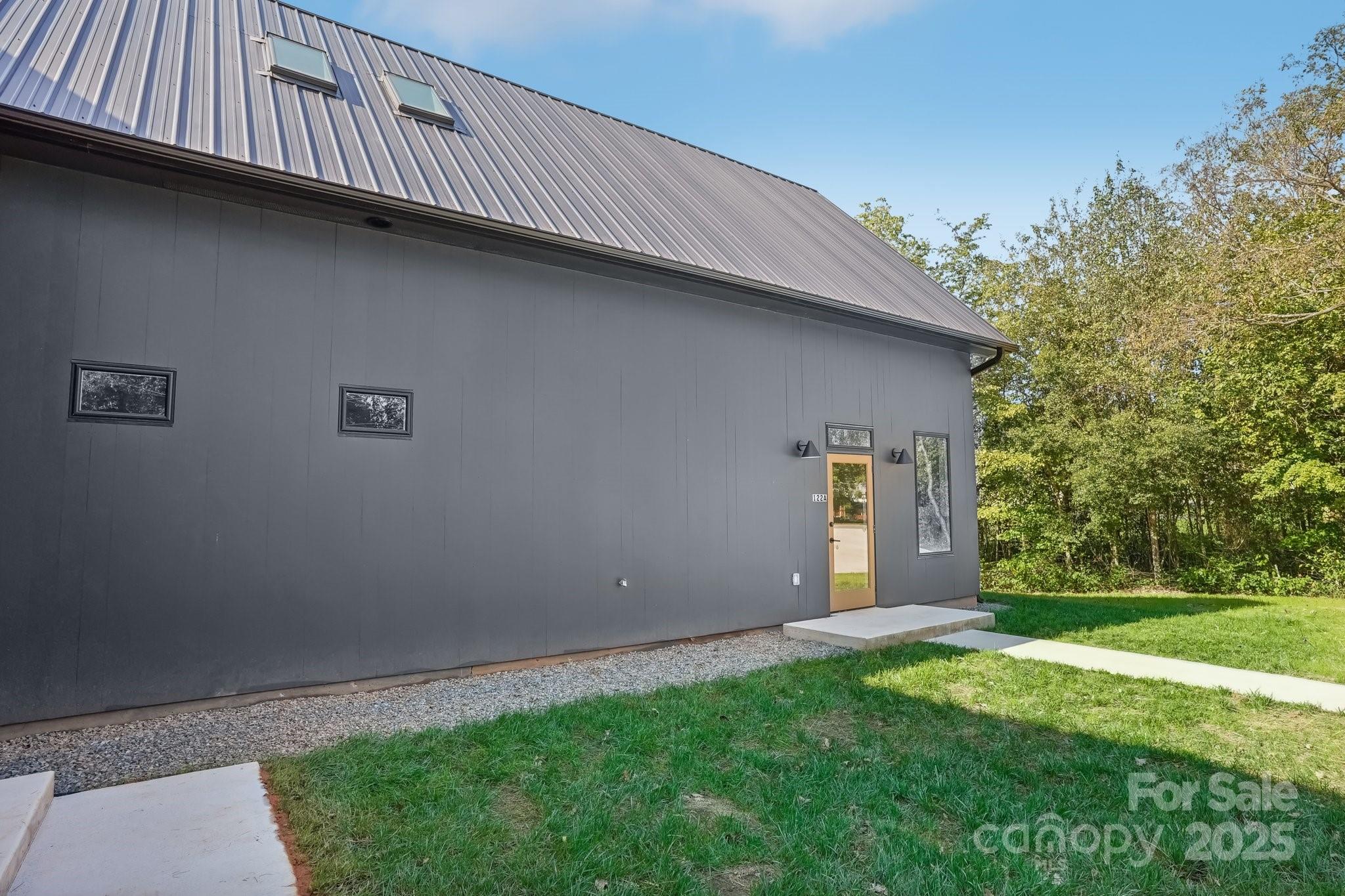 122 Laura Road A