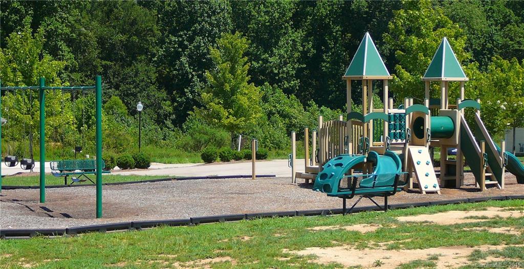 The Oaks Of Landis - Residential