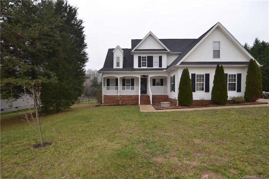 Beautiful well maintained home minutes from the lake. Master on main. Fenced yard, deck and patio for entertaining. Master bath Jacuzzi jets/motor does not work; owner will not repair.