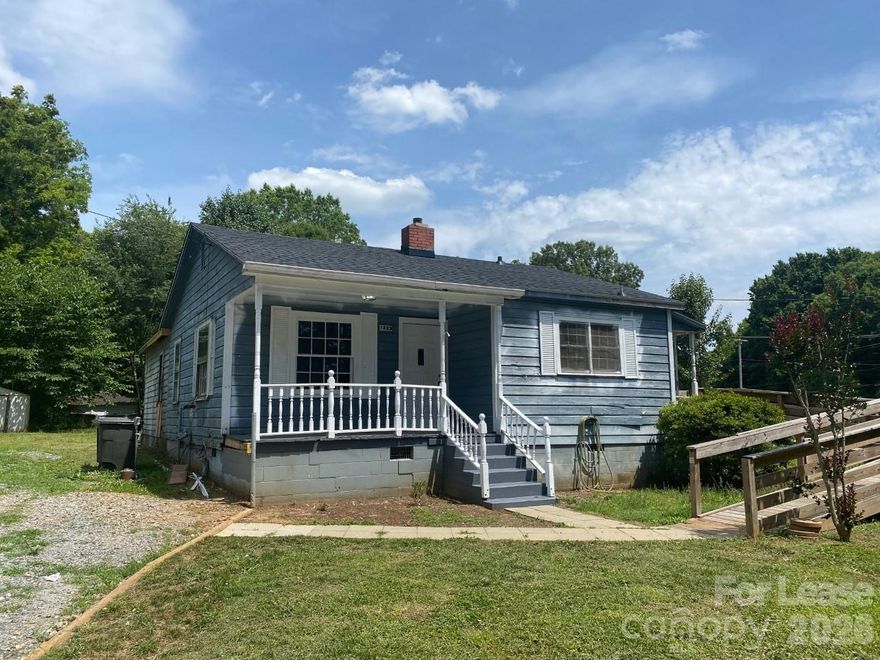 3 Bedroom 2 Full Bath house for rent. Laundry room, dining area and large living room. No pets. No smoking.