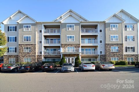 Condominium in Charlotte NC 6605 Central Pacific Avenue.jpg