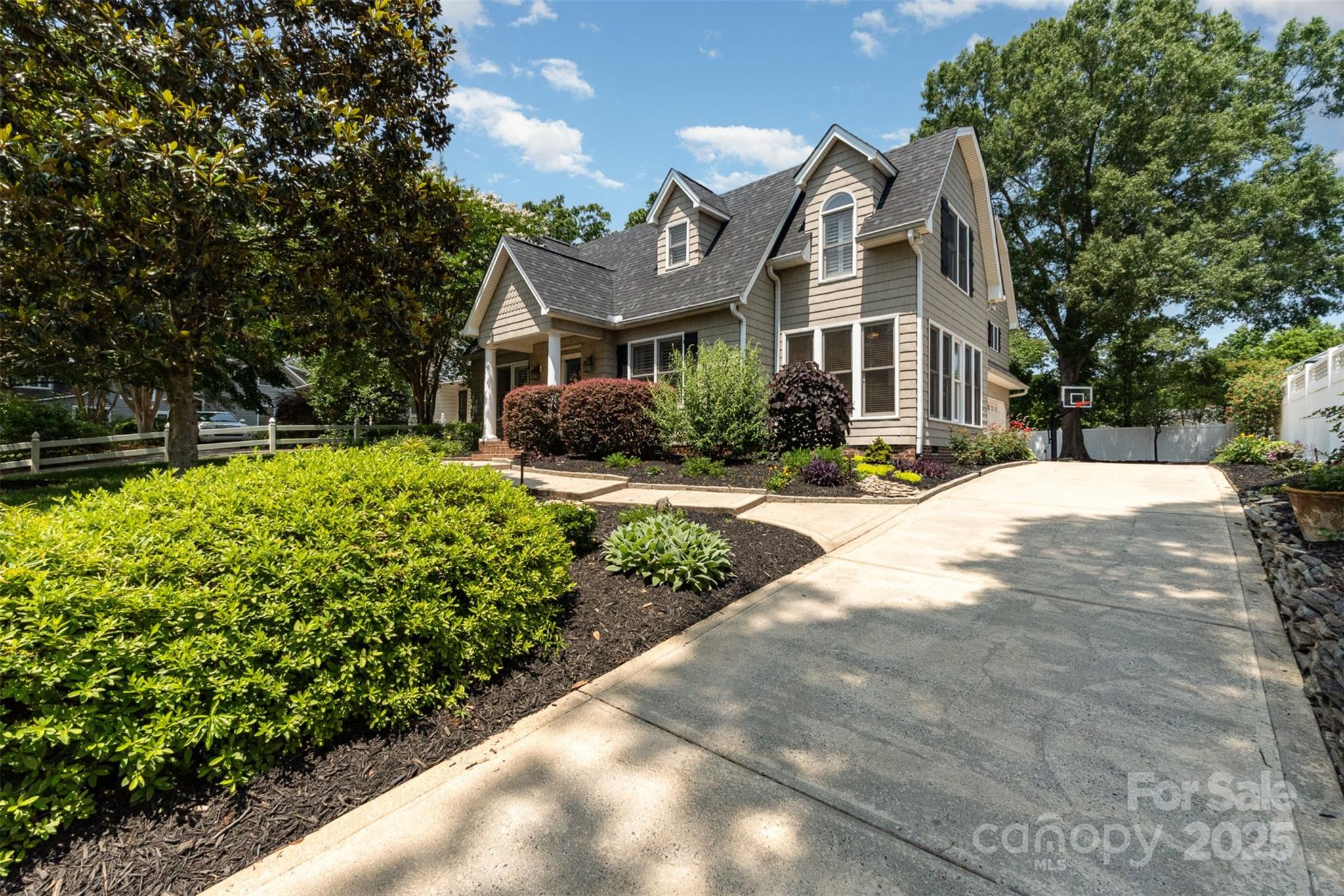 141 Eastover Drive SE