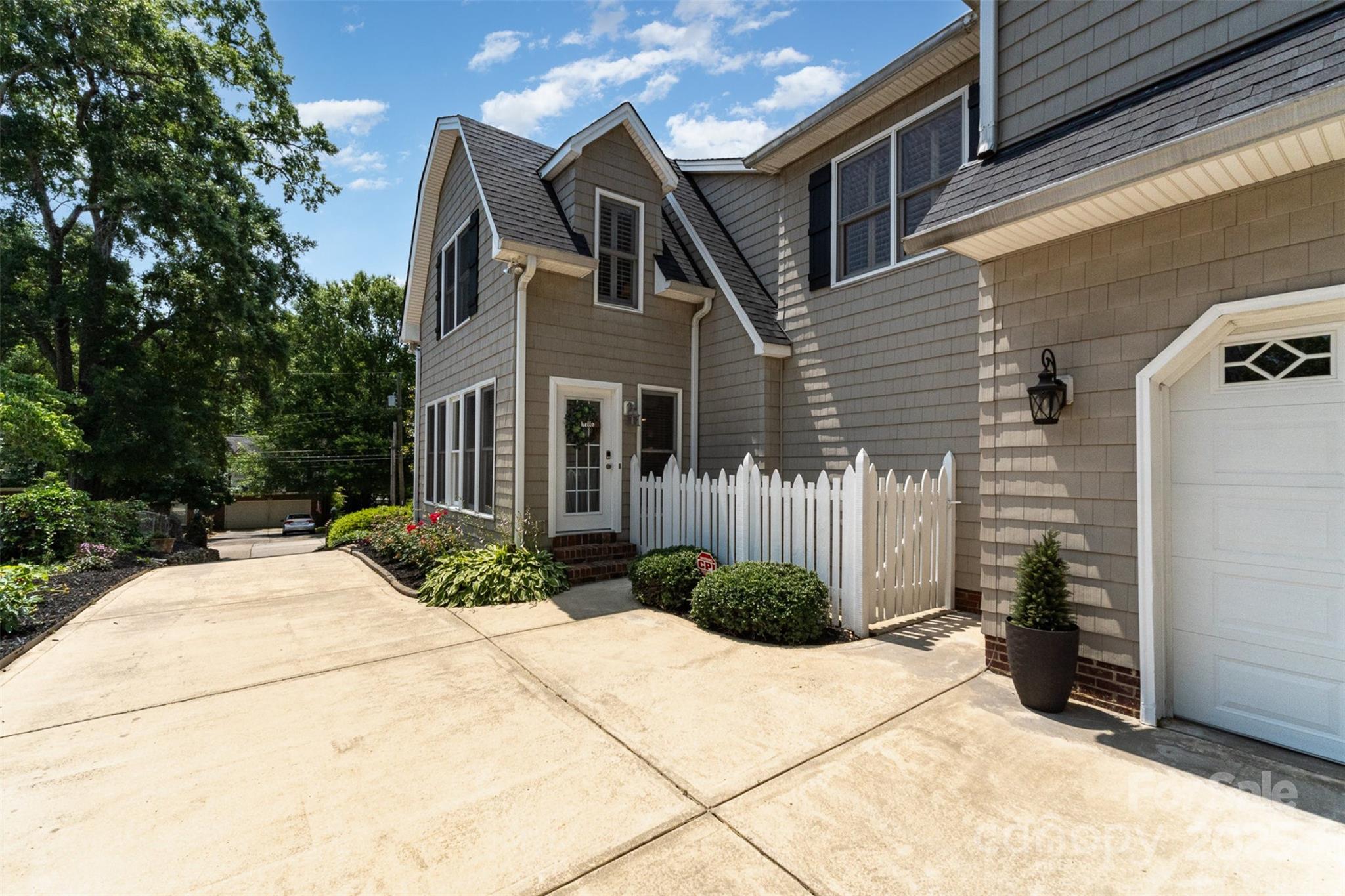 141 Eastover Drive SE