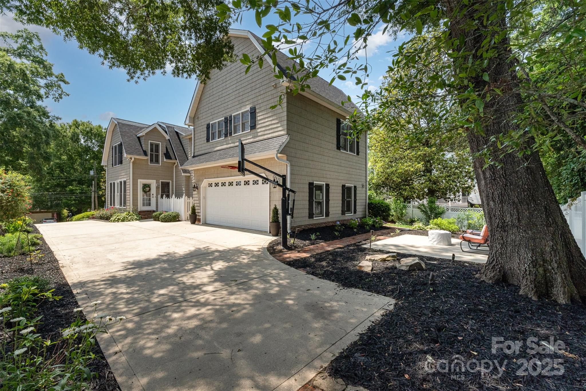 141 Eastover Drive SE