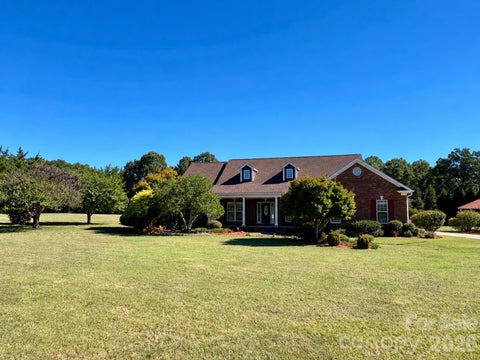 Photo of 1501 Cox Road, Matthews, NC 28104 (MLS # 4420013)