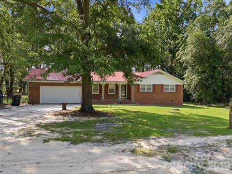 Photo of 276 Dixie Trail, Hamlet, NC 28345 (MLS # 4410710)