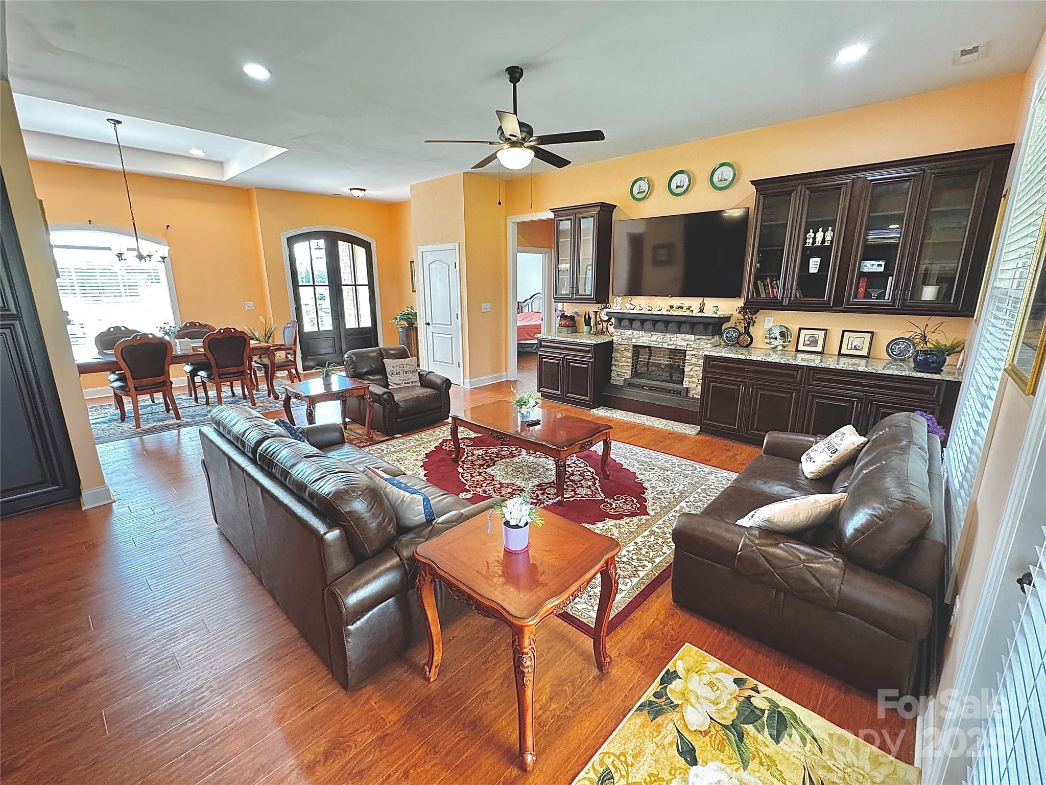 Long Meadows At Oak Grove - Residential