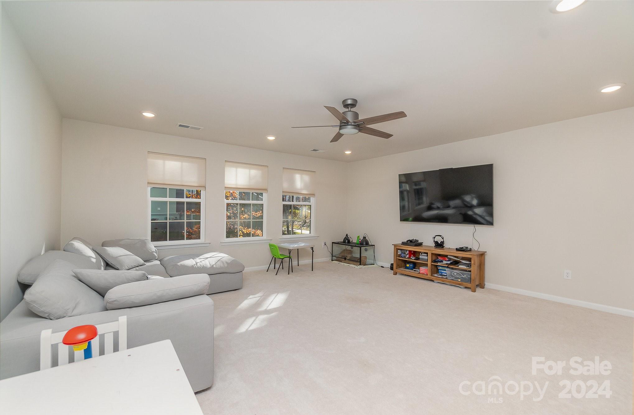 The Estates at Arlington Woods - Residential