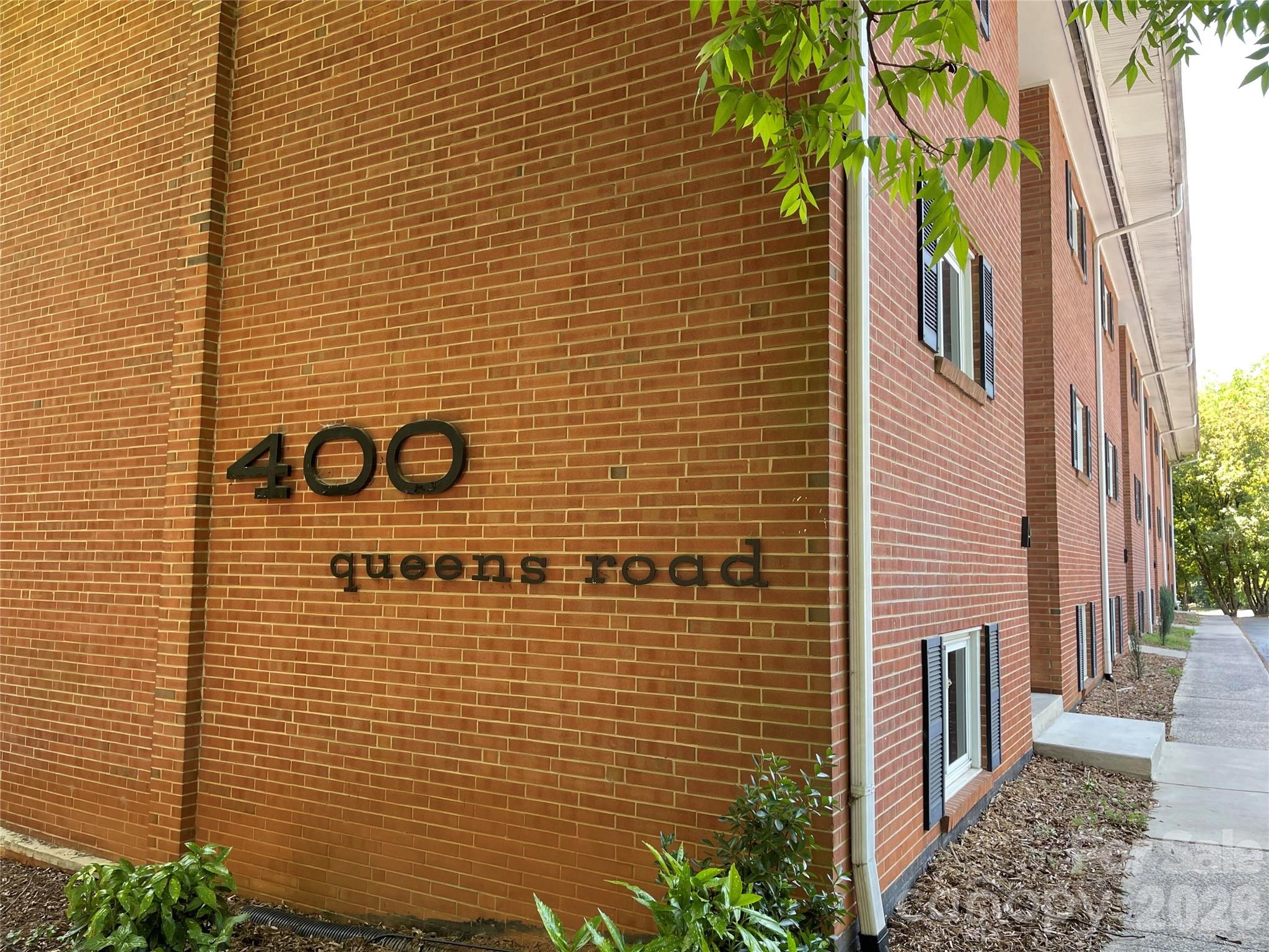 400 Queens - Residential