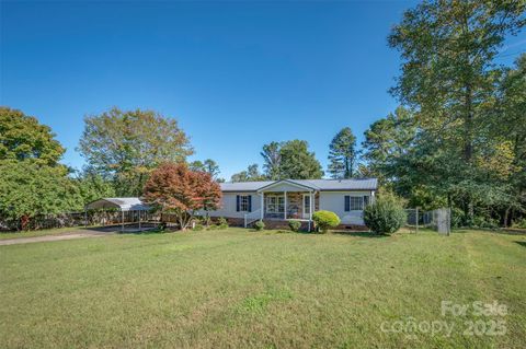 Photo of 553 New Hope Road, Rutherfordton, NC 28139 (MLS # 4309702)