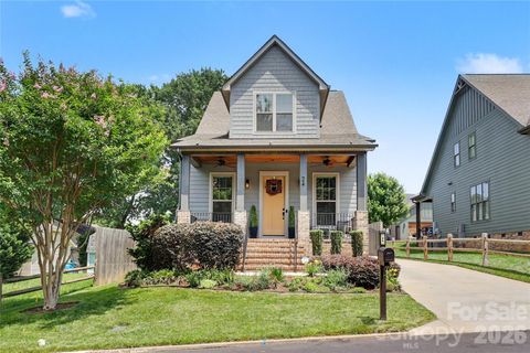 Photo of 24 Oak Street, Belmont, NC 28012 (MLS # 4382381)