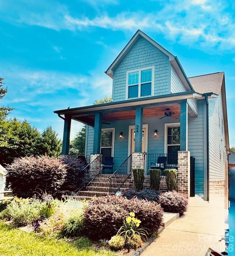 Photo of 24 Oak Street, Belmont, NC 28012 (MLS # 4382381)