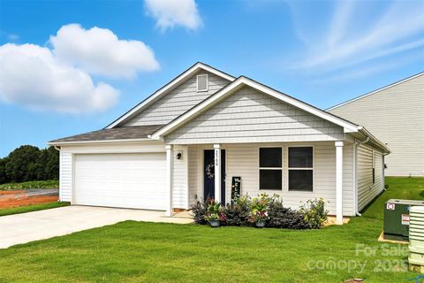 Photo of 2560 Celestial Drive, Newton, NC 28658 (MLS # 4280899)