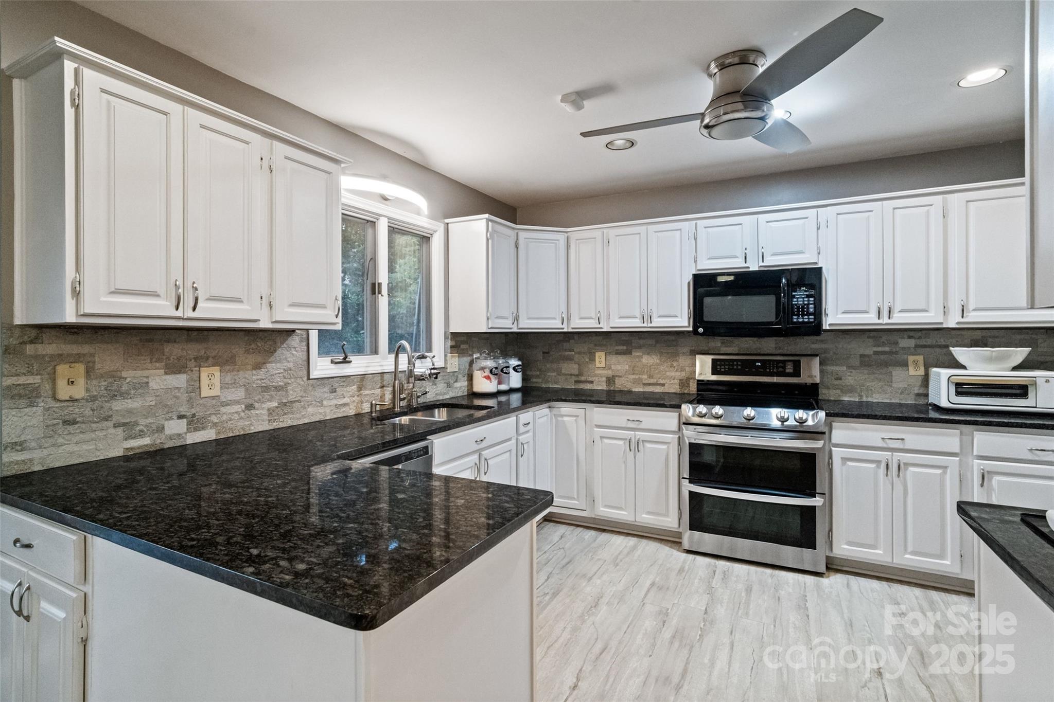 Tega Cay - Residential