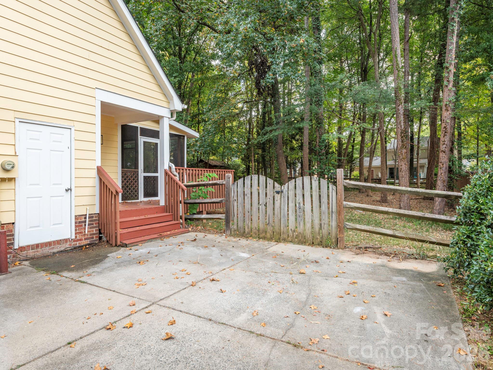 2612 Heathershire Lane