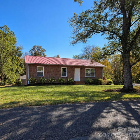 Photo of 3101 Prairie Court, Lenoir, NC 28645 (MLS # 4436348)