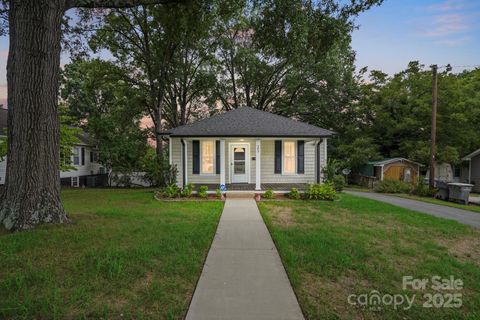 Photo of 203 Allen Street, Kannapolis, NC 28083 (MLS # 4295286) Photo of 203 Allen Street, Kannapolis, NC 28083 (MLS # 4295286)