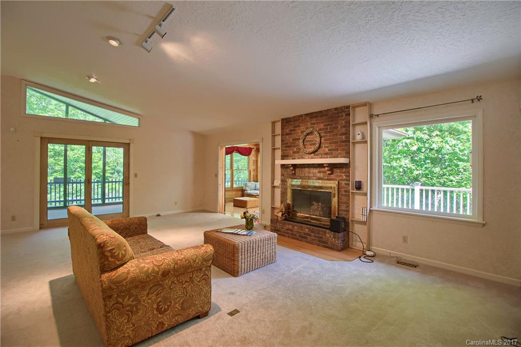 Haywood Knolls - Residential