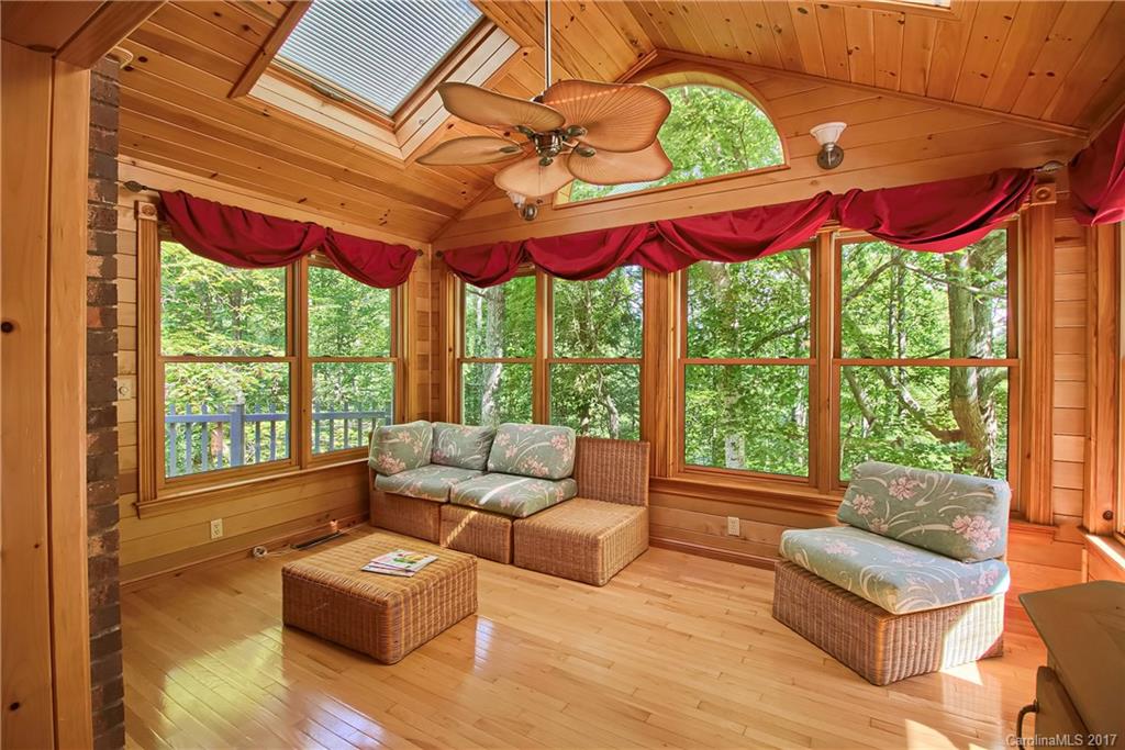 Haywood Knolls - Residential