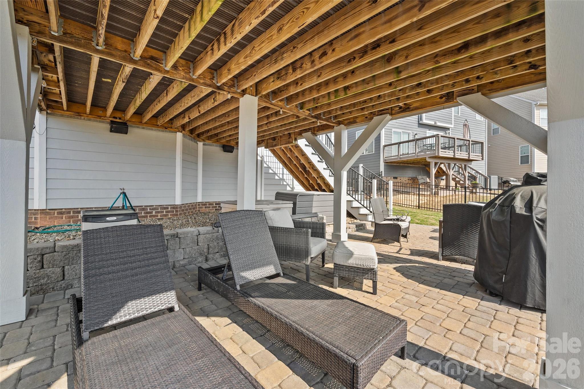 Hawks Creek - Residential