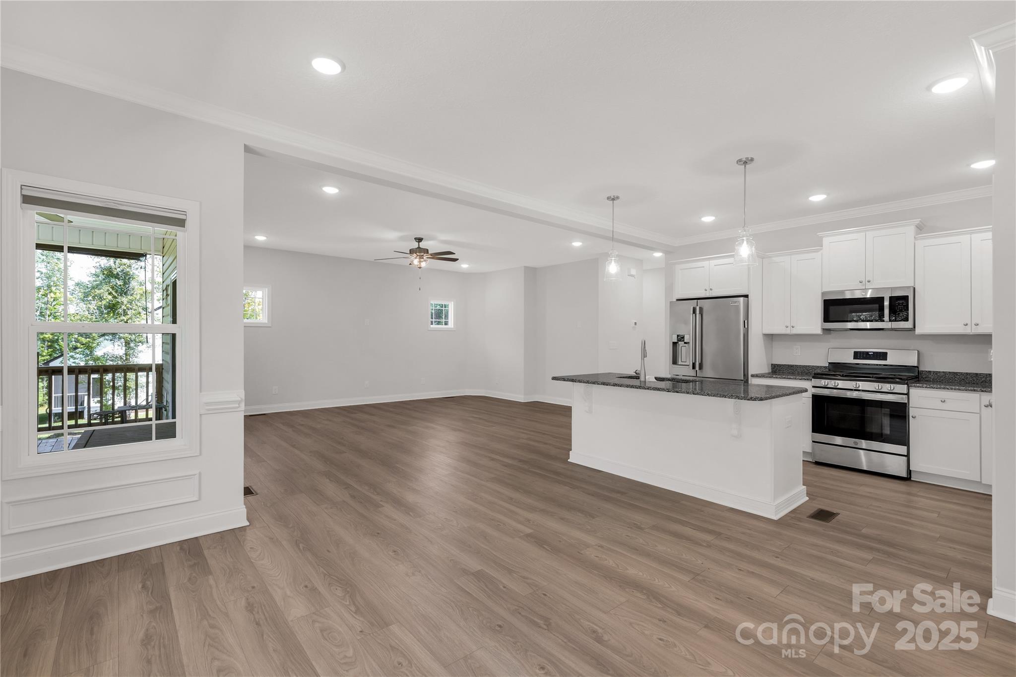 Sanders Landing - Residential