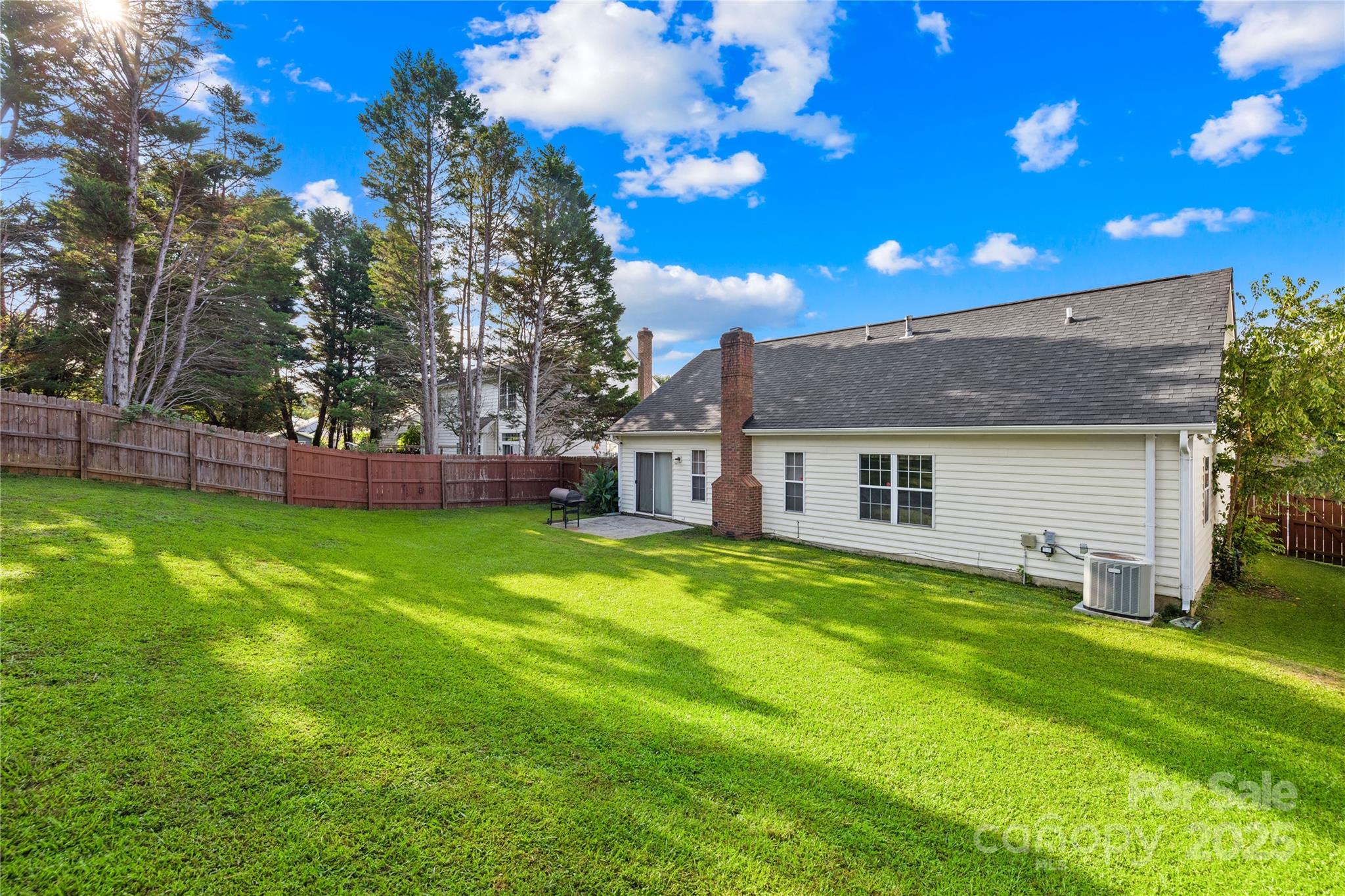 Charlotte, North Carolina 28217, United States, 3 Bedrooms Bedrooms, ,2 BathroomsBathrooms,Residential,Active,197057