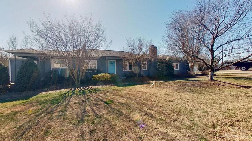 This single-story, 3-bedroom, 2-full bathroom residence offers spacious living with a beautiful outdoor space for relaxation in Stallings, NC. Park with ease in the attached 2-car garage. Enjoy the convenience of proximity to supermarkets and effortless access to I-485 and Hwy 74. Immerse yourself in comfort and convenience in this ideal family home.