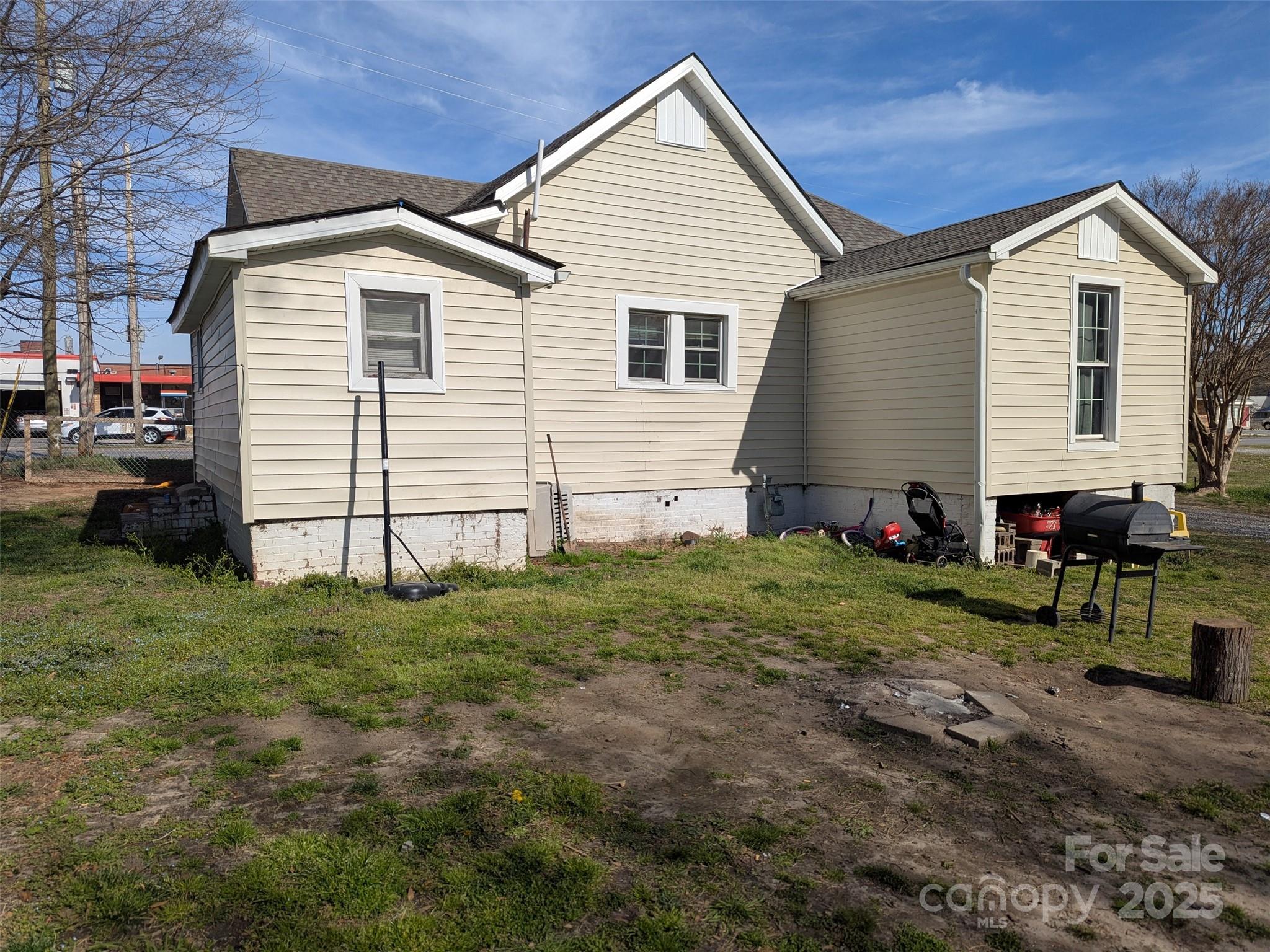 1900 E Ozark Avenue